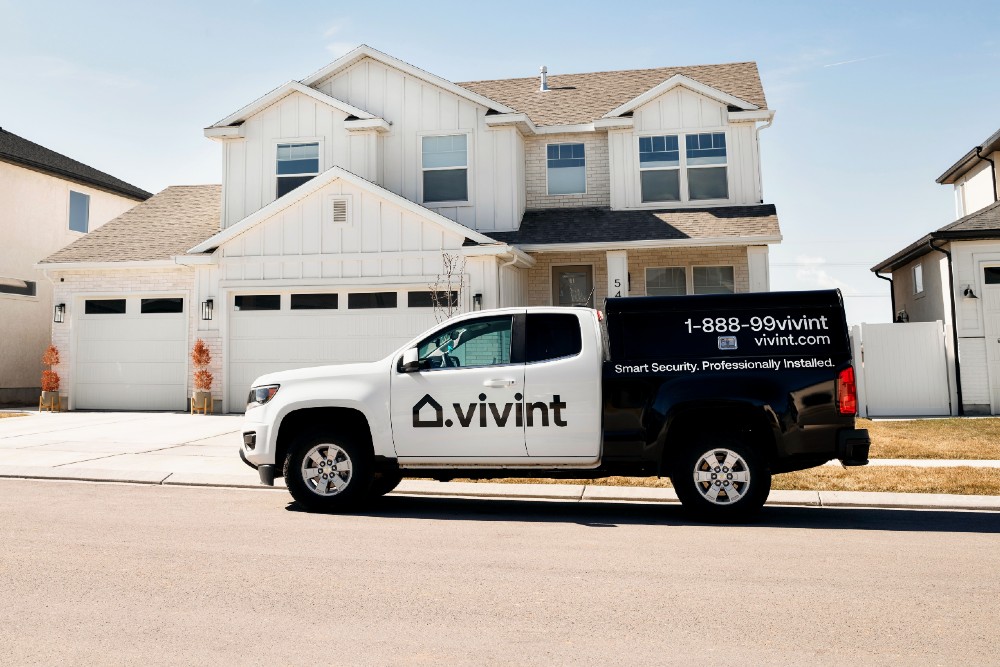 vivint truck in front of house