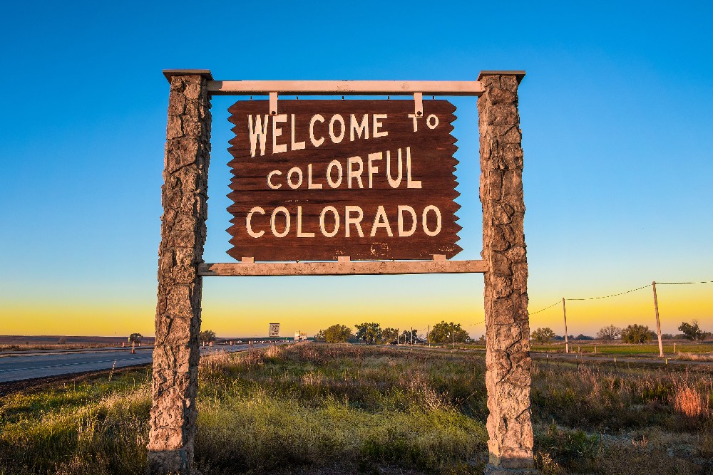 Welcome to Colorado sign